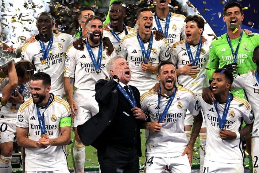 Real Madrid oslavuje po víťaznom zápase.