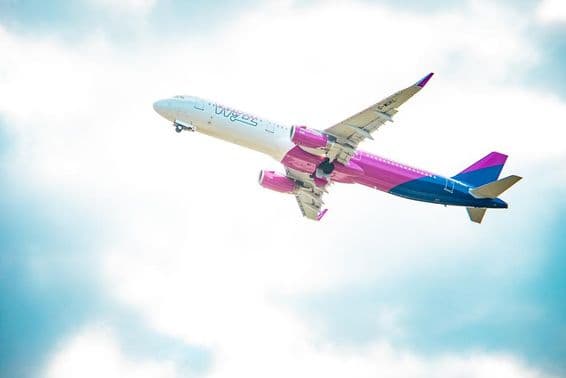 Wizz Air lietadlo počas letu.