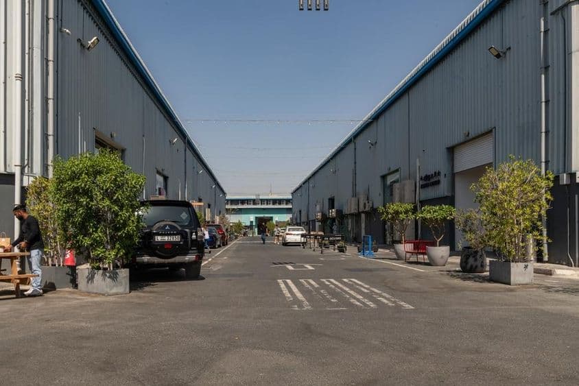 Alserkal Avenue v Dubaji, pomaly pripravuje miesto pre trh tento víkend.