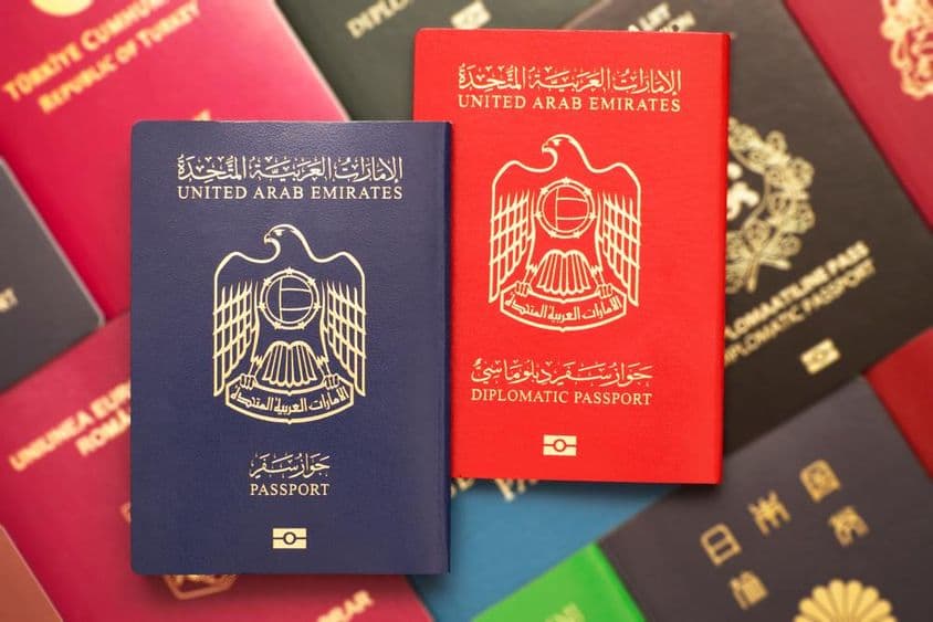 Pasové hromady s vrchným pasom Spojených arabských emirátov.