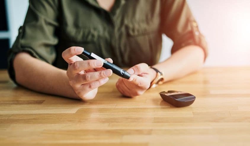 Diabetes, prstový monitor.