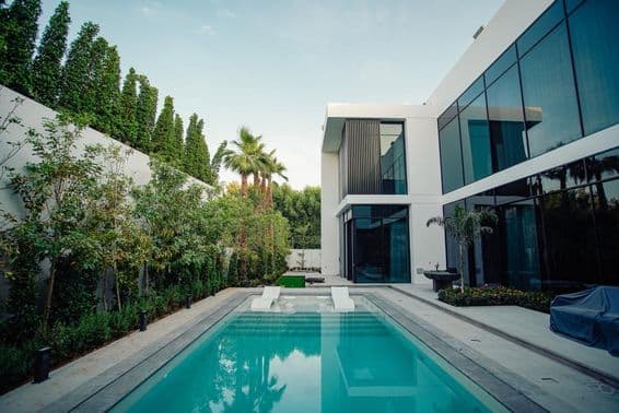 Dubajský luxusný dom so bazénom.