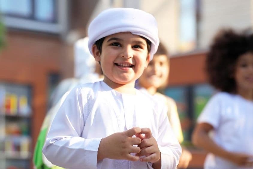 Arabský školák v triede.