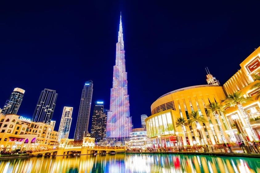 Burj Khalifa osvetlená.