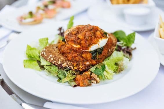 Vajada Benedikt v reštaurácii v Dubaji.