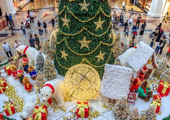 Vianočný pohľad na Mall of Emirates.