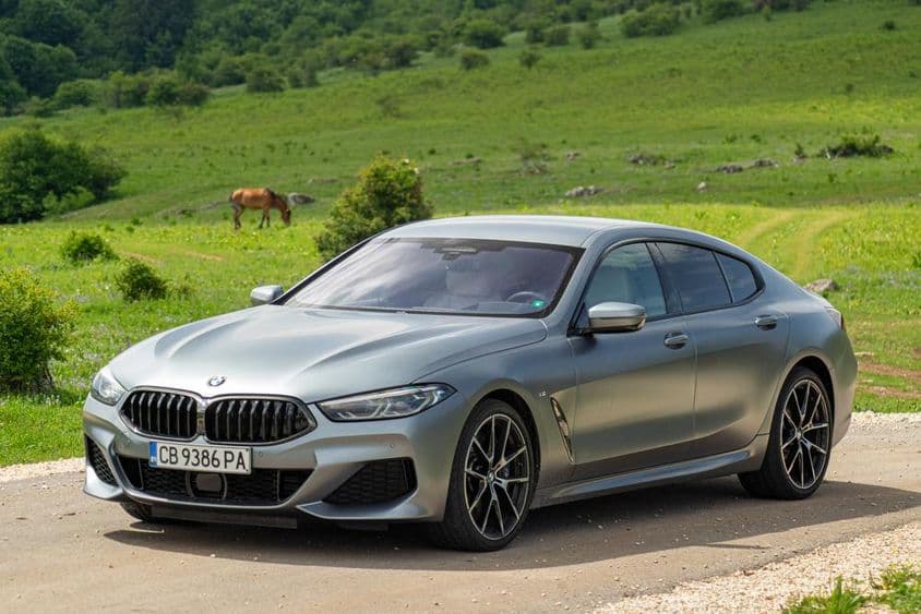 BMW 840 vozidlo.