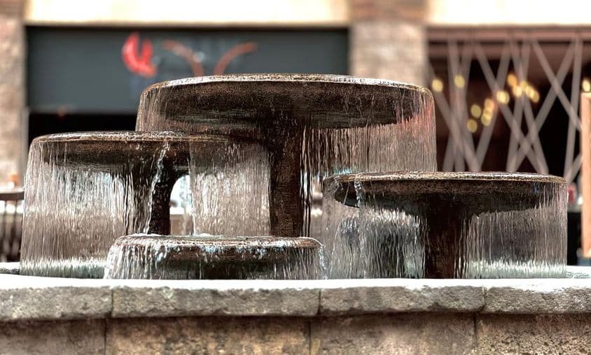 Zamrznutá fontána v Dubaji.