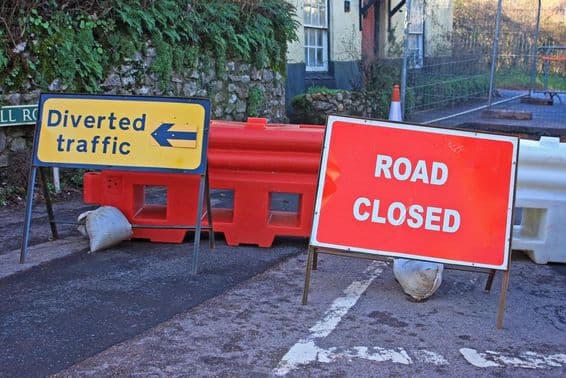 Odklon pri uzávierke cesty.