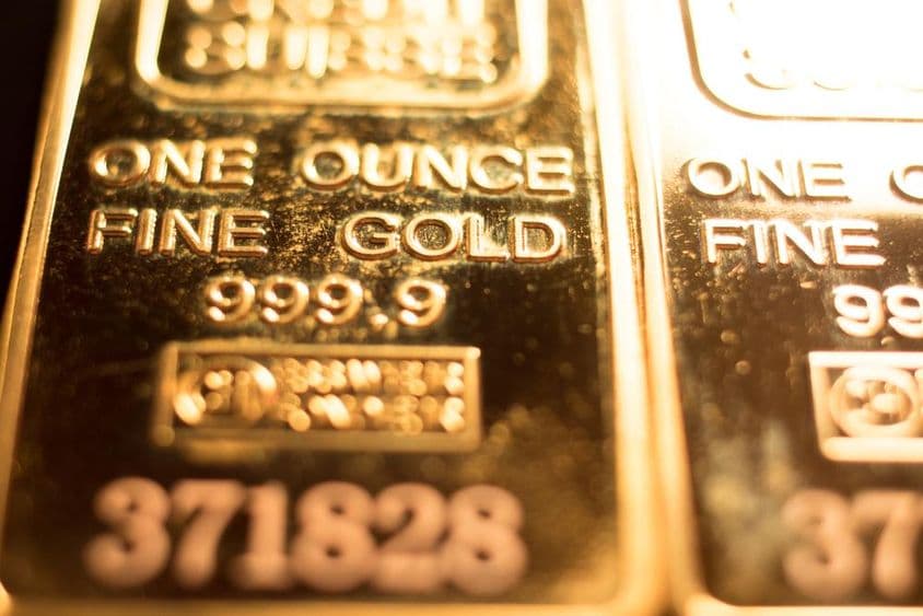 Zlatá tehla s rýdzosťou 999,9.