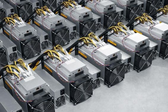 Bitcoin kryptomenový ťažobný stroj.