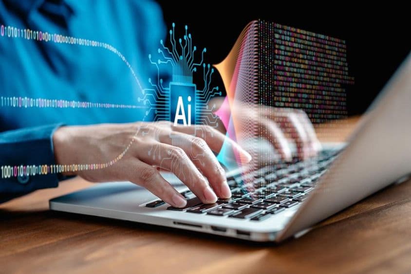 Vedec pracuje s strojovým učením a umelou inteligenciou, ML.