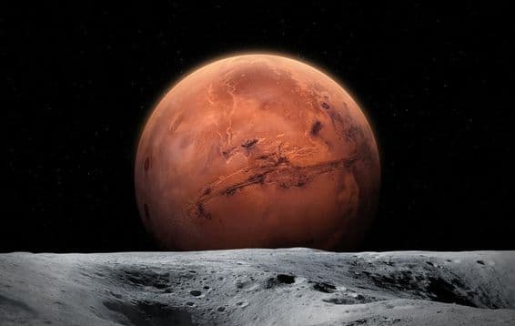 Pohľad na planétu Mars z povrchu Mesiaca.