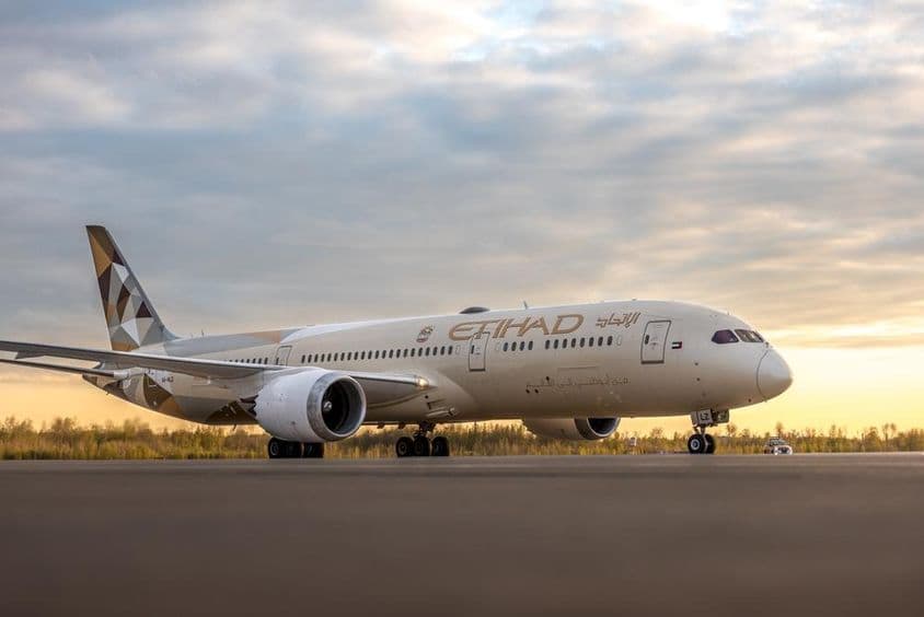 ETIHAD Airways Boeing 787-9 Dreamliner rolovací pred vzletom.