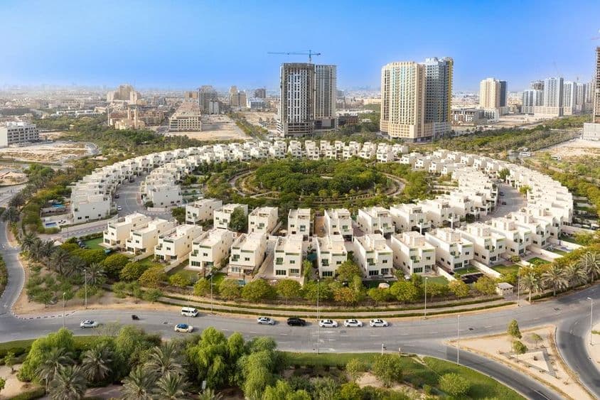 Domová vila komunita v oblasti Jumeirah, Dubaj.
