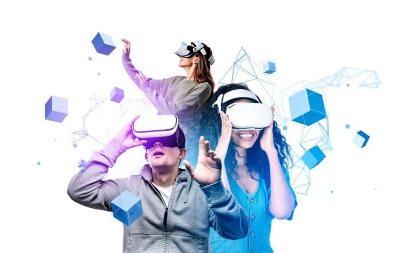 Mladí ľudia nosiaci VR headsety.