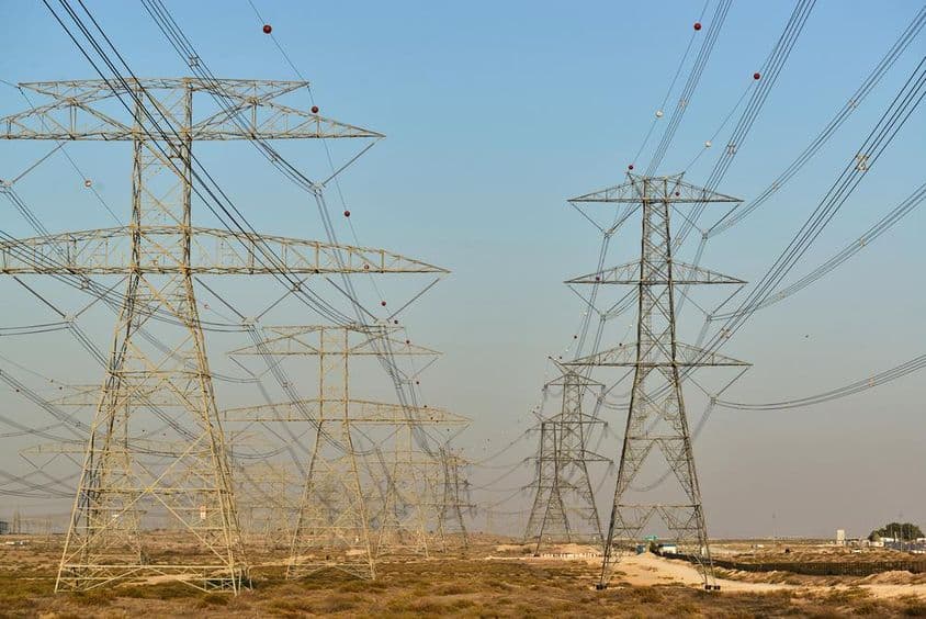 Vysoké napätie elektrické vedenie v Sharjah.