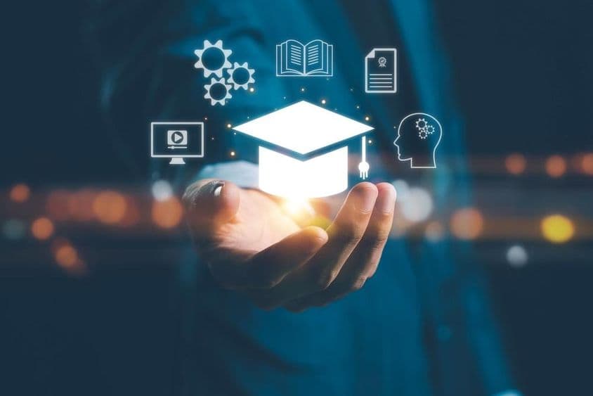 Umelá inteligencia a strojové učenie uľahčujú personalizované vzdelávanie.