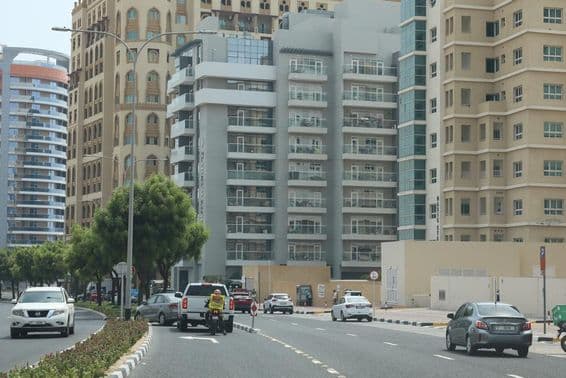 Cesta v Silicon Oasis, Dubaj.