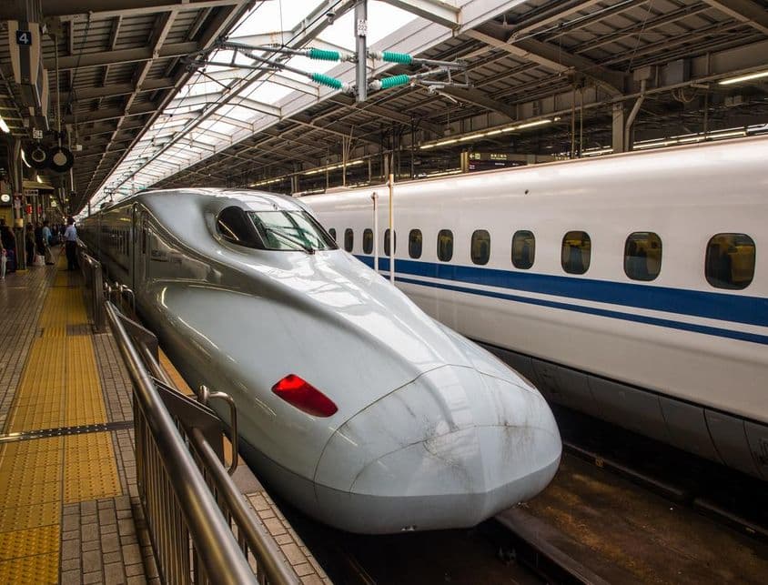 Shinkansen vysokorýchlostný vlak, najznámejší symbol japonskej technológie.