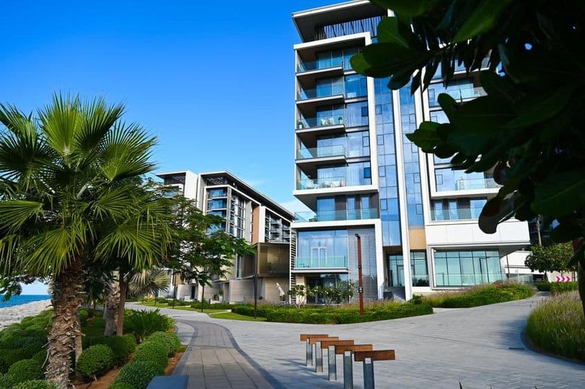 Obyvatelia Dubaja na komunitnom ostrove Bluewaters.