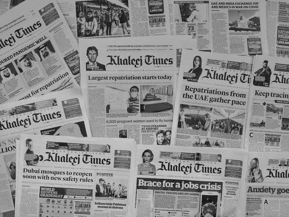 Noviny v Dubaji, máj 2020.