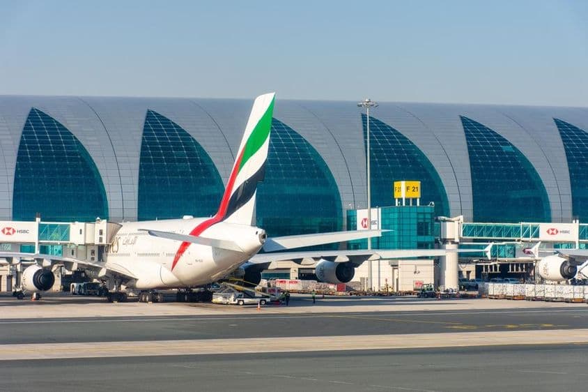 Flotila lietadiel Emirates Airlines na Medzinárodnom letisku v Dubaji.