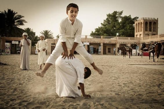 Deti hrajúce populárne hry.