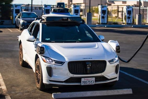 Waymo autonómne elektrické vozidlo Jaguar I-PACE.