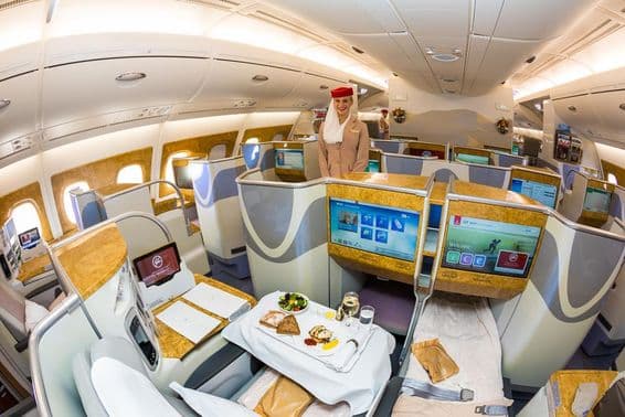 Emirates letecké stravovanie v biznis triede.