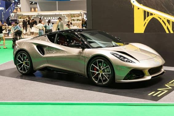 LOTUS EMEYA s luxusným športovým dizajnom a výrazným štýlom.