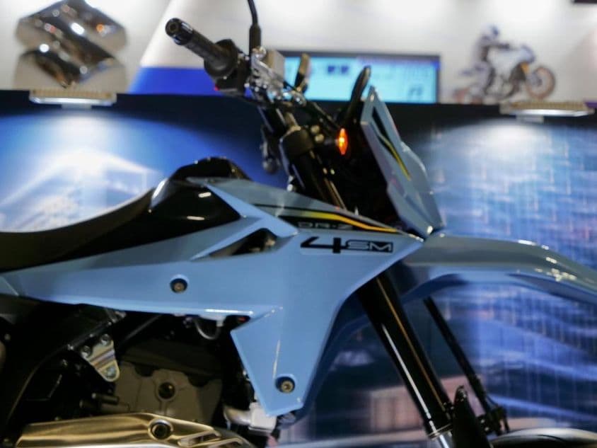 Výstava motocyklov Nagoya DR-Z4S.