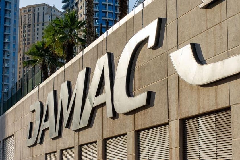 Logo Damac Properties, známeho vývojára nehnuteľností v SAE.