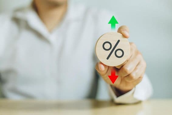 Zmena percenta HDP ručne nakreslený strom s percentami.