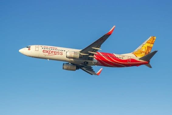 Boeing 737-800 Air India Express na letisku v Dubaji.