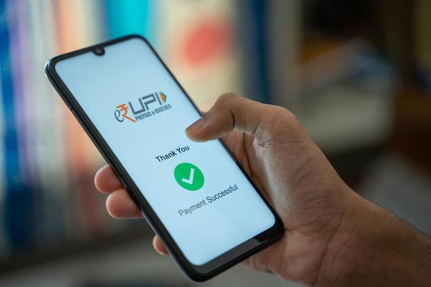 Prenos peňazí pomocou e-RUPI, QR kódu alebo SMS-voucheru.