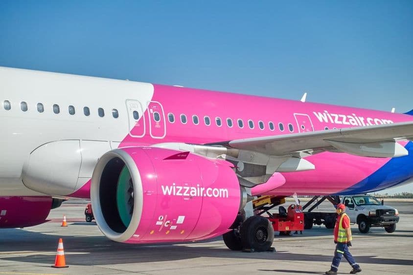 Letún Wizz Air A321. Letisko Jerevan.