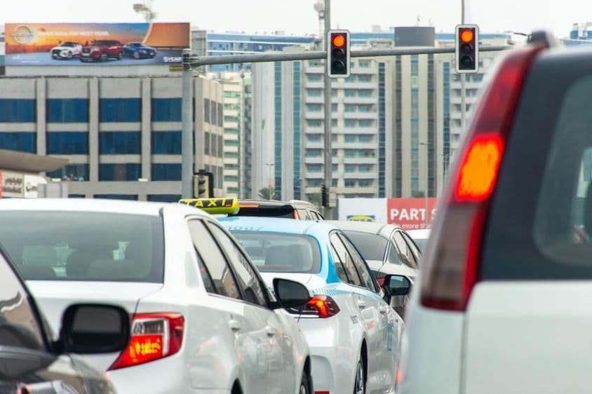 Dopravná zápcha v meste Dubaj.