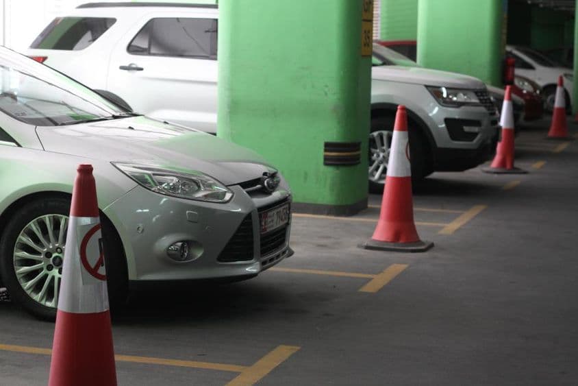 Parkovisko v Abú Zabí.