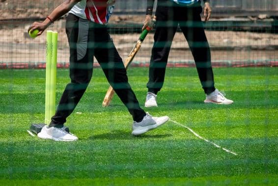 Akcia ženského kriketového zápasu.