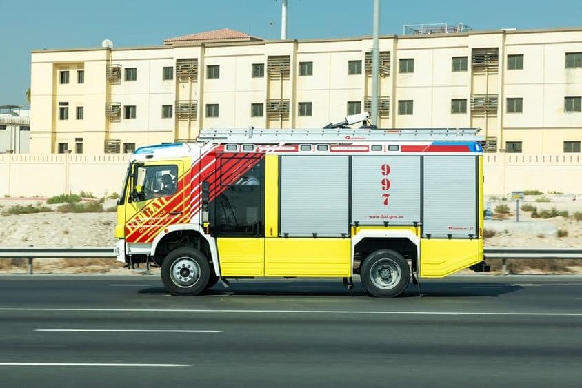Presúvajúci sa hasičský automobil v Dubaji.
