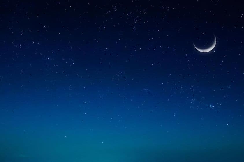 Ramadán islamská noc s východným mesiacom.