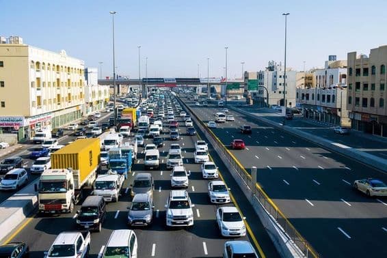 Dopravné zápchy v predmestiach Dubaja.