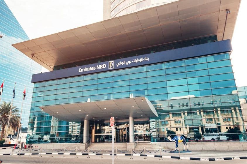 Budova Emirates NBD v Dubaie.