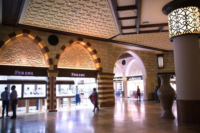 Dubai Mall nákupné centrum, najväčšia nákupná lokalita na svete.