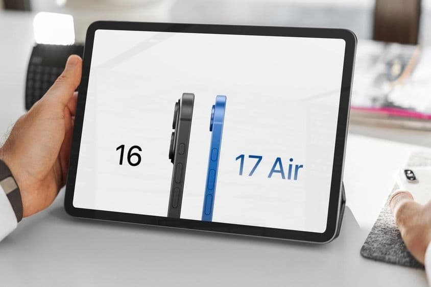 Obchodník porovnáva iPhone 16 a iPhone 17 na tablete.