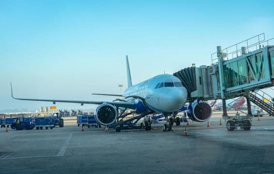 Indigo, najväčšia indická nízkorozpočtová letecká spoločnosť, s 280 lietadlami.