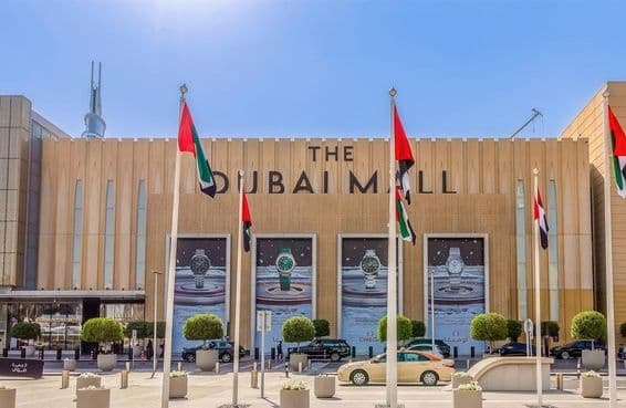 Vchod do nákupného centra Dubai Mall.