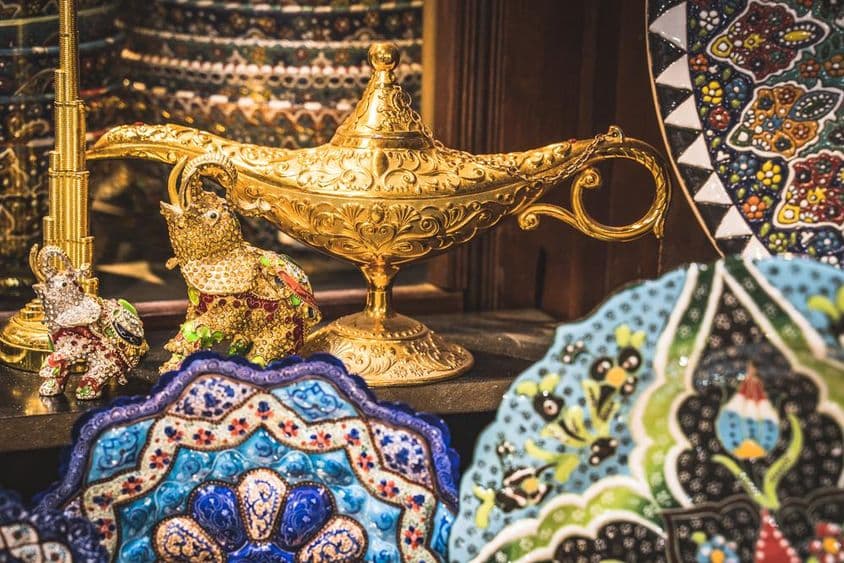 Arabský trh so zlatom v starej časti Dubaja.