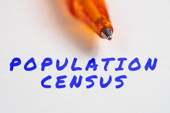 Výraz označený CENSUS na papieri.